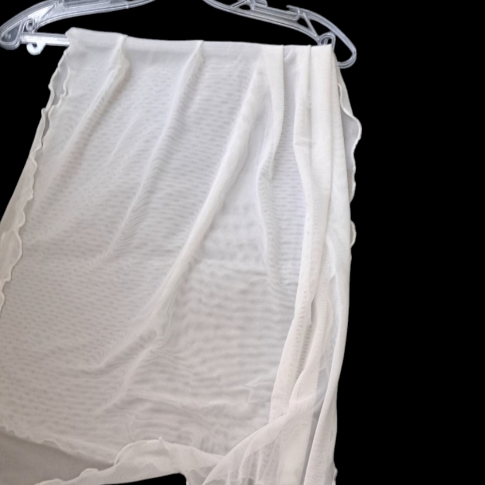 Sexy and Elegant Design】This women's swimsuit cover up features